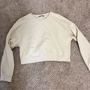Zara Women's Off-White Cropped Sweatshirt